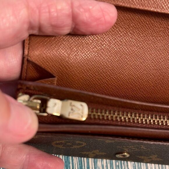 Louis Vuitton Brown Monogram Porte-Amon air Tresor Wallet - Picture 12 of 15
